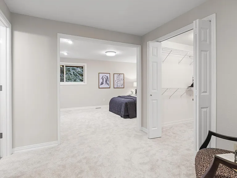 22215 SE 32nd St — Photo 32