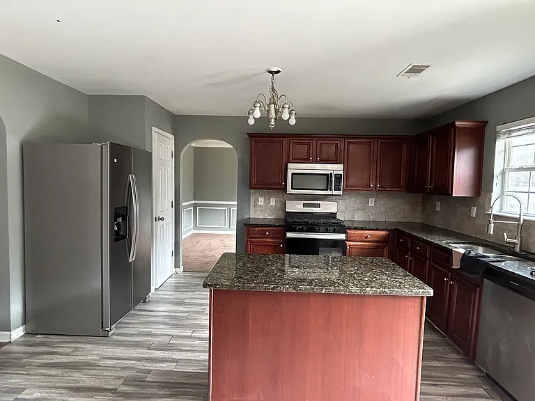 1040 Baltic Way — Photo 18