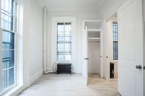 Rented by Nooklyn NYC LLC | media 21