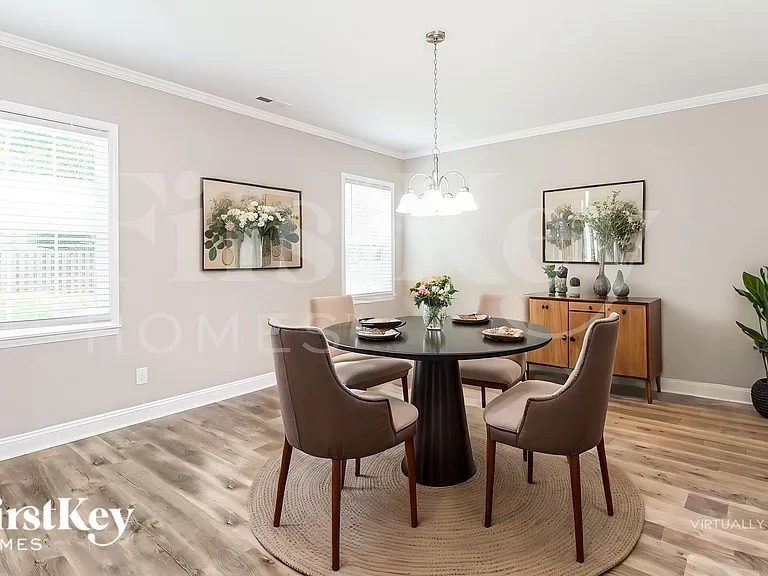 5602 Falkland Dr — Photo 7