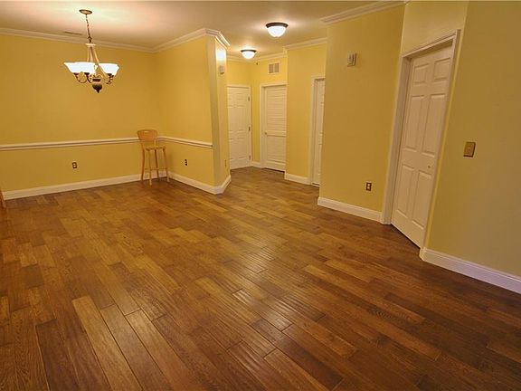 4th image of 540 Cranbury #1204