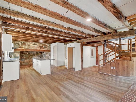 4th image of 4025 Cherry Run Rd