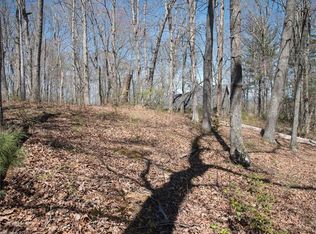 136 Lone Oak Dr, Mills River, NC 28759