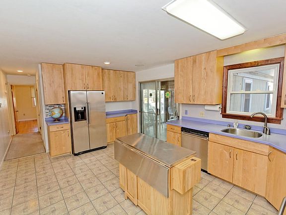 4th image of 1 Kenyon Dr