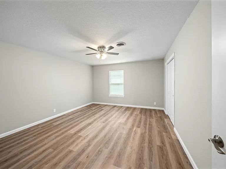 5755 Belvedere St — Photo 16