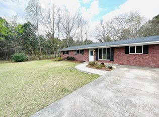 149 Meadow Park Ln, Hattiesburg, MS 39401
