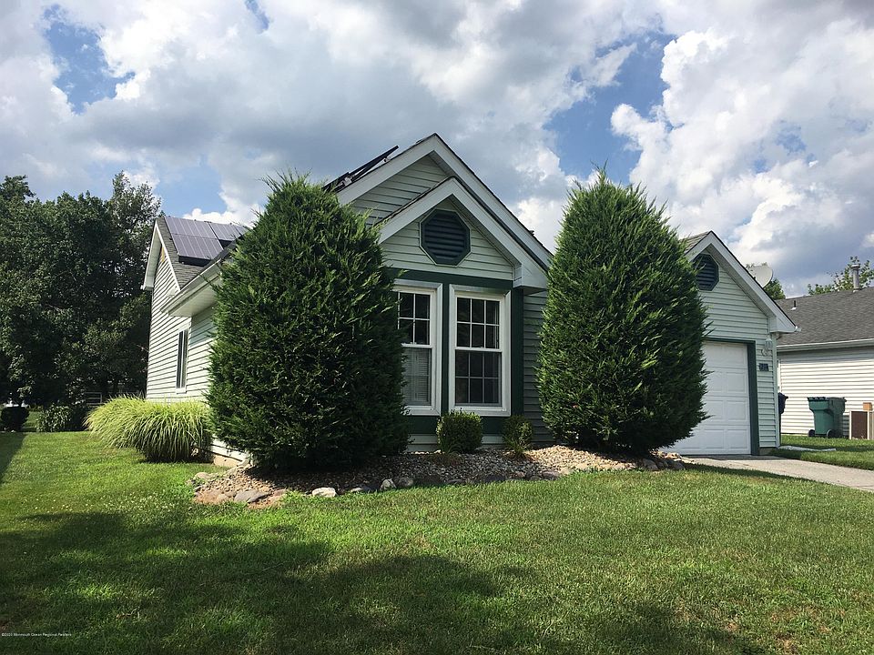 2nd image of 214 Lantern Pl