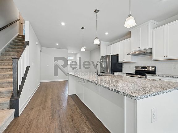4th image of 7813 Vermeil St