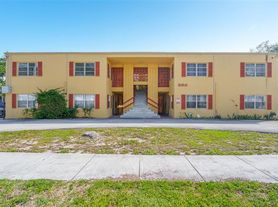 Boca Hacienda, 210