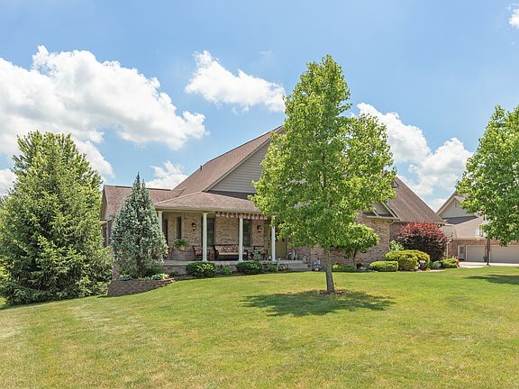 2nd image of 165 Woodfield Grn