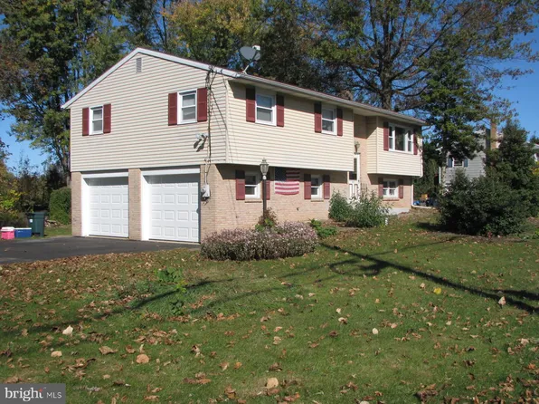 419 E Evergreen Rd, Lebanon, PA 17042