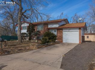 403 De La Vista Cir, Colorado Springs, CO 80911