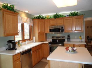 6785 Rutland Rd, Temperance, MI 48182