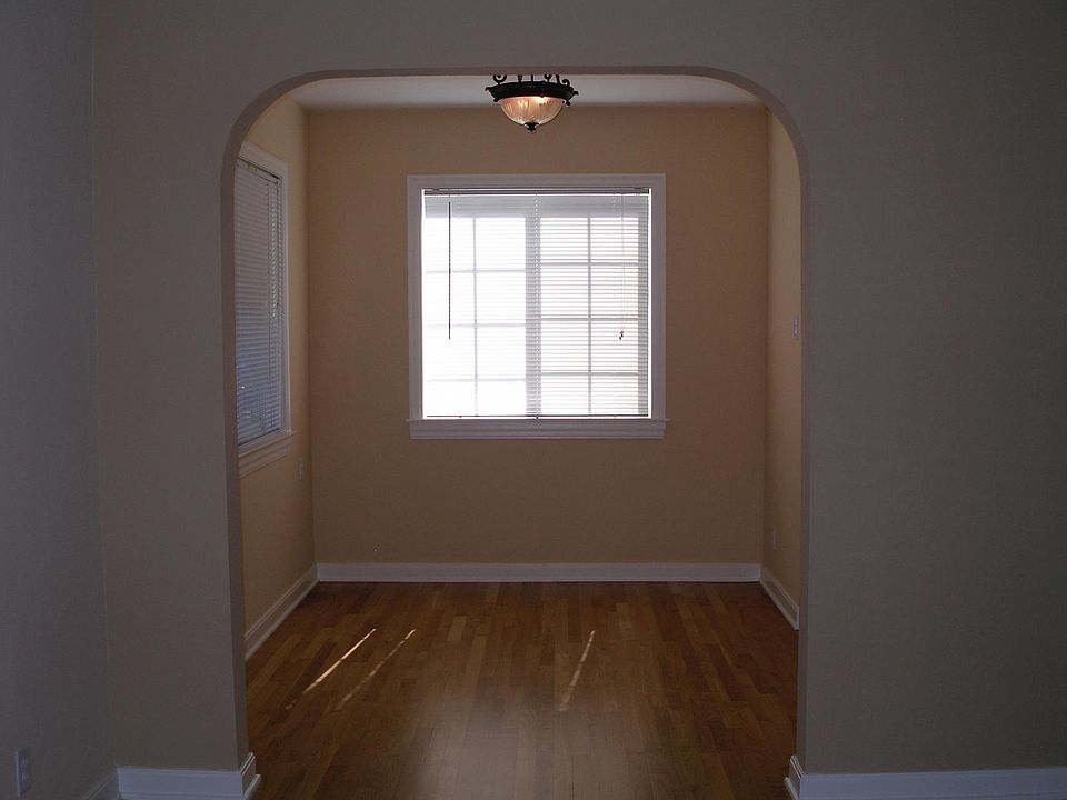1st image of 260 S Pine St