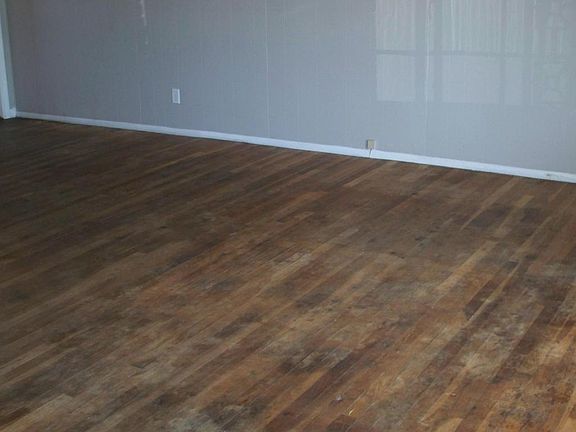 2nd image of 3416 Lynette Dr
