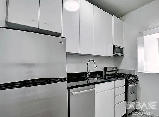 Rented by Urbane Brokerage | media 7