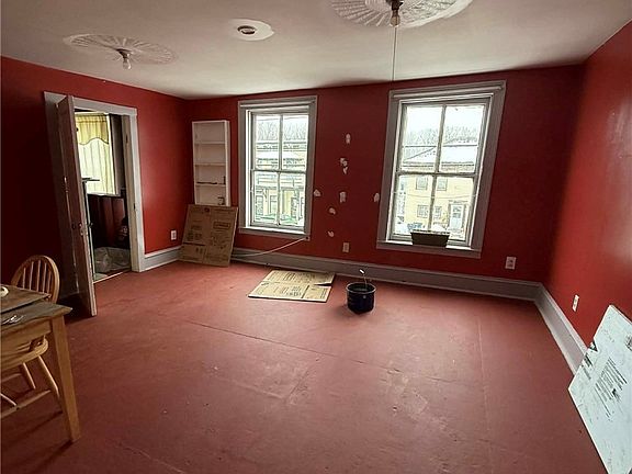 3rd image of 9577 Main St