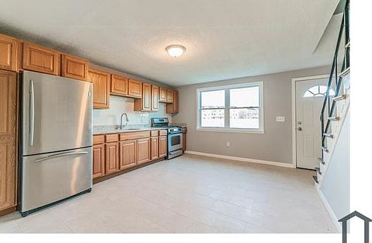 5th image of 4015 Saint Augustine Ln