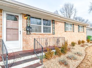 1703 W Cypress St, Rogers, AR 72758