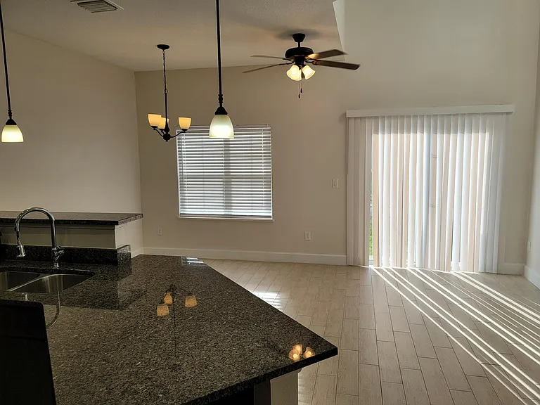 2102 Penny Ln — Photo 4