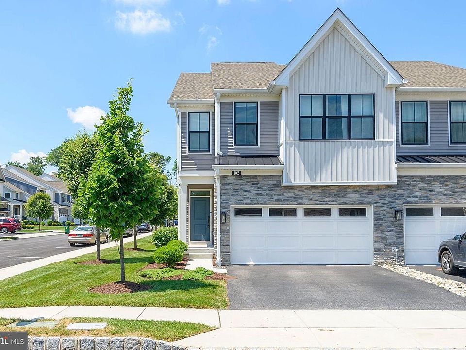 1st image of 102 Segel Dr