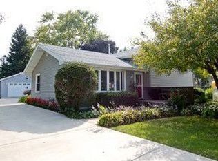 819 W Kane St, South Elgin, IL 60177