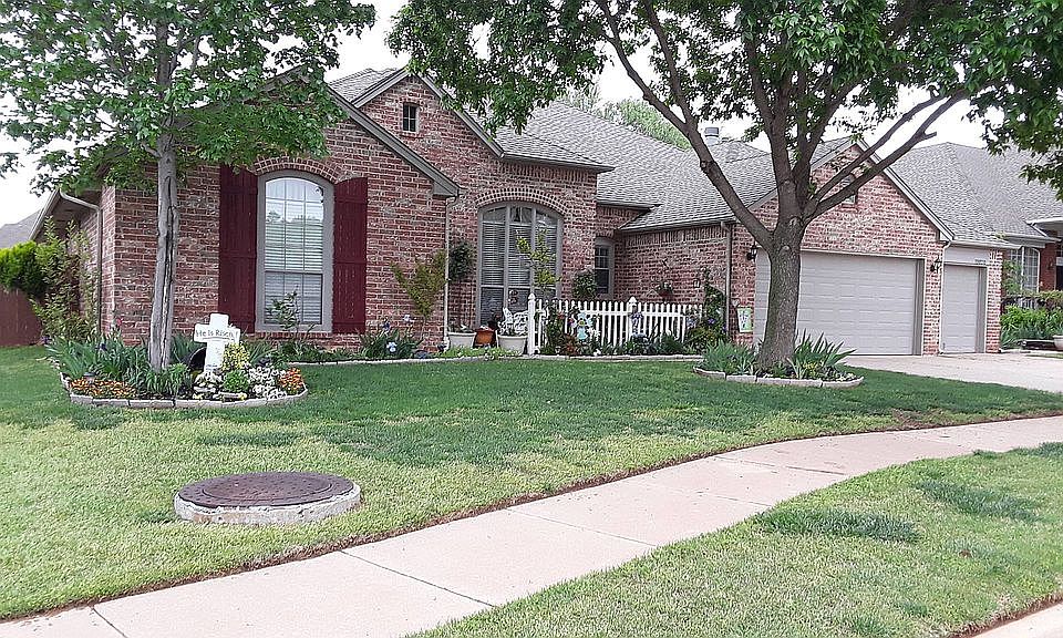 2nd image of 19820 Corral Pl