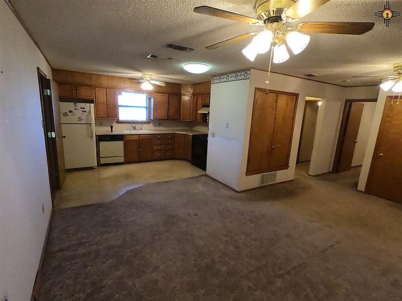 3rd image of 206 N 2nd St