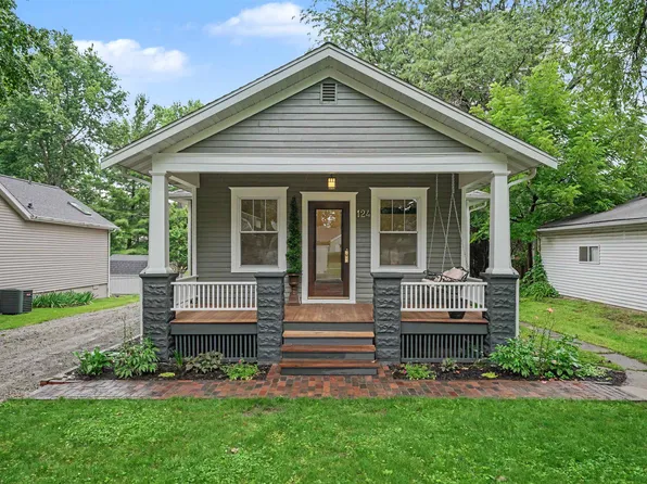 124 11th St, Lincoln, IL 62656