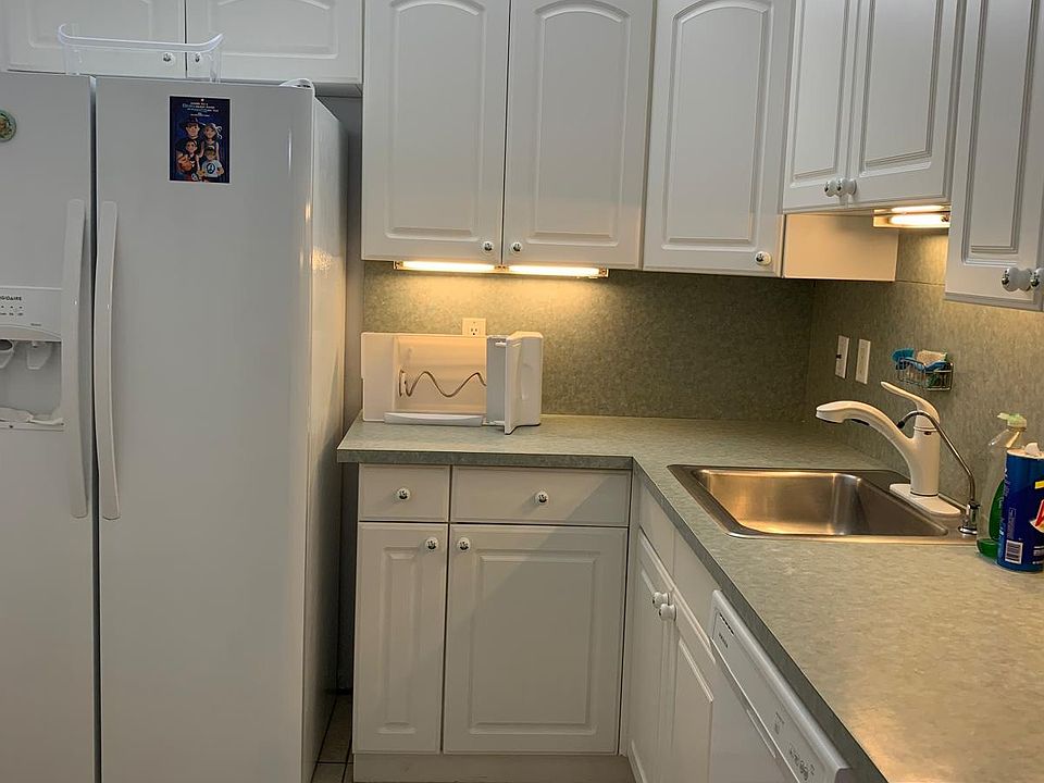 1st image of 644 NW 13th St APT 17