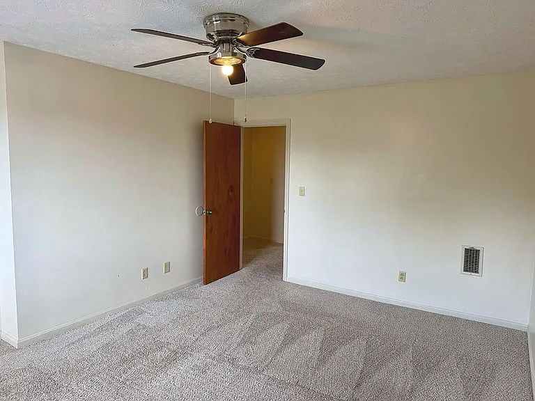 102 Northwood Rd #2 — Photo 7
