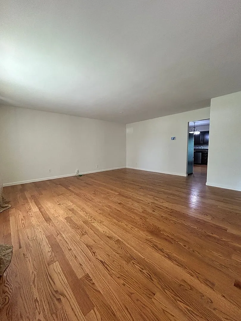 Spacious 3 Bedroom Ranch in Mehlville School District! — Photo 4