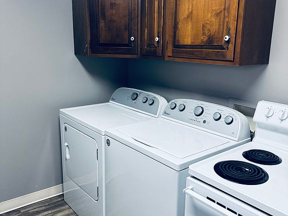 2nd image of 254 High St #201