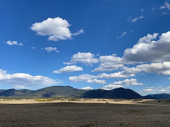 3rd image of 878 Cheyenne Trail