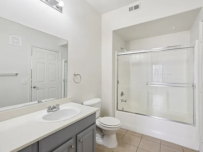 Sunrise Park Condominiums — Photo 43