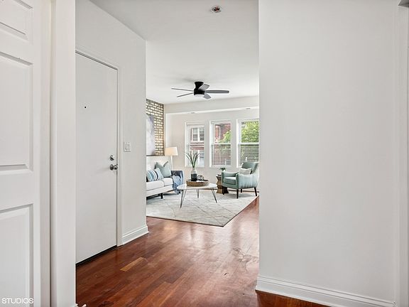 5th image of 3110 W Berteau Ave #2