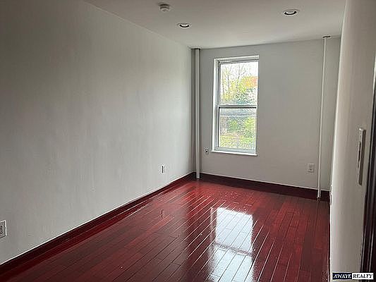 5th image of 380 Van Brunt St #2F
