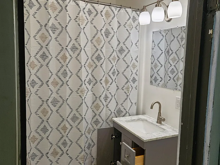 2nd view of bathroom