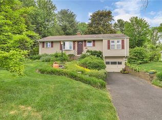 27 W Point Ter, Tariffville, CT 06081