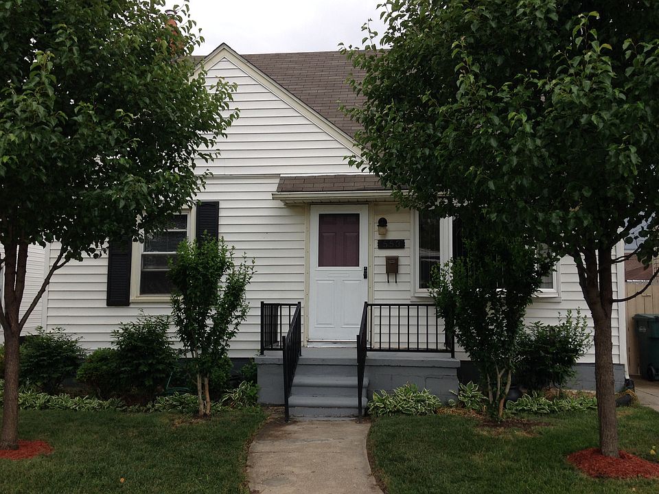 1st image of 553 Leblanc St