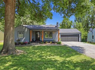 8518 W 56th Ter, Overland Park, KS 66202