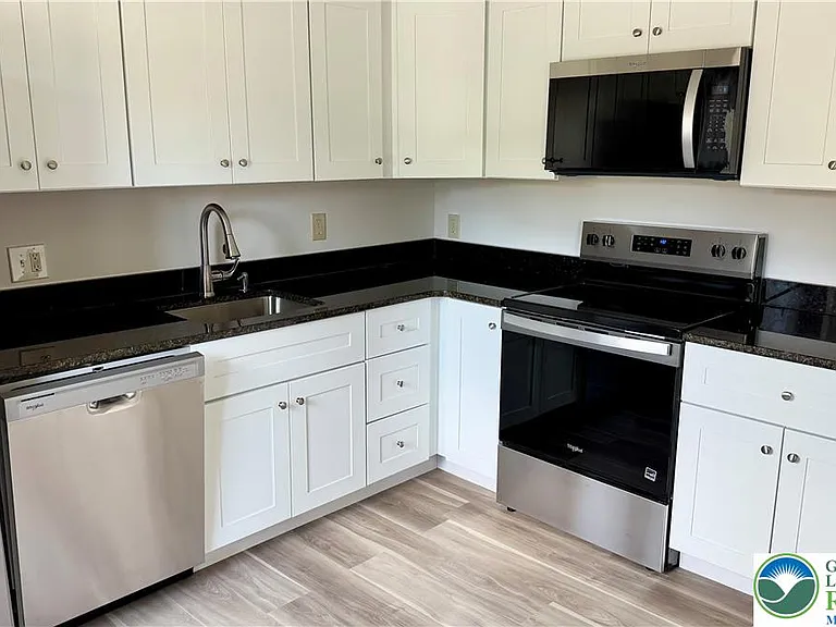 15 W Chestnut St — Photo 3