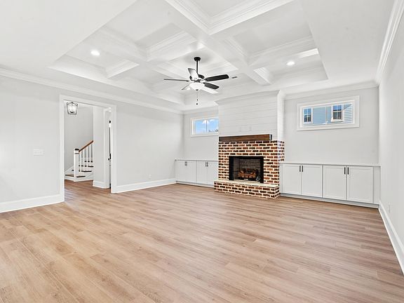 4th image of 792 Crystal Water Way