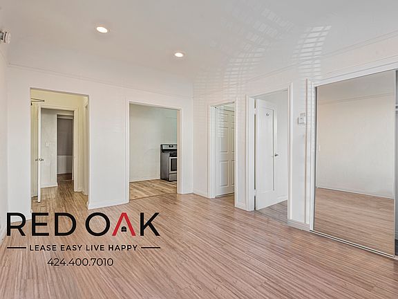 5th image of 437 1/4 N Ardmore Ave #101