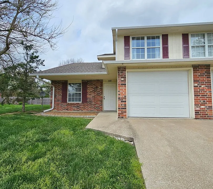 1609 Steamboat Ln