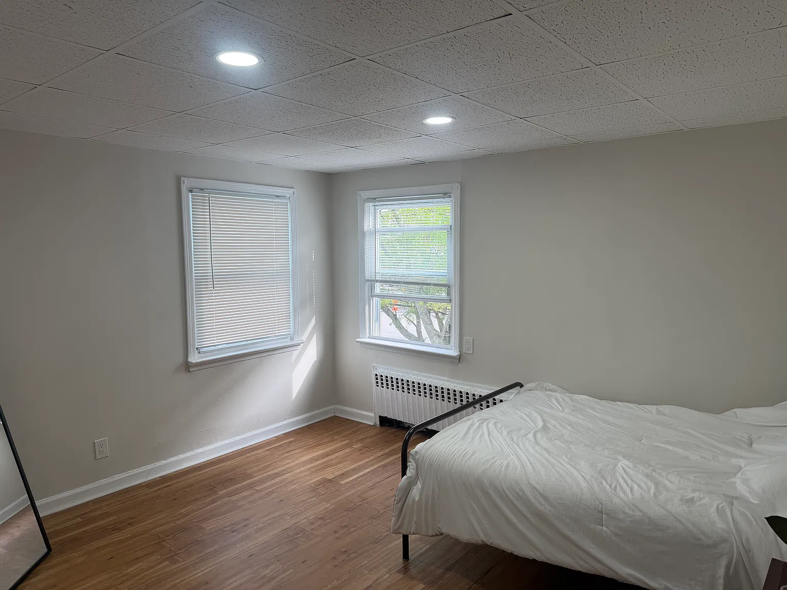 2 bed, 900 sqft, $3,000 — Photo 3