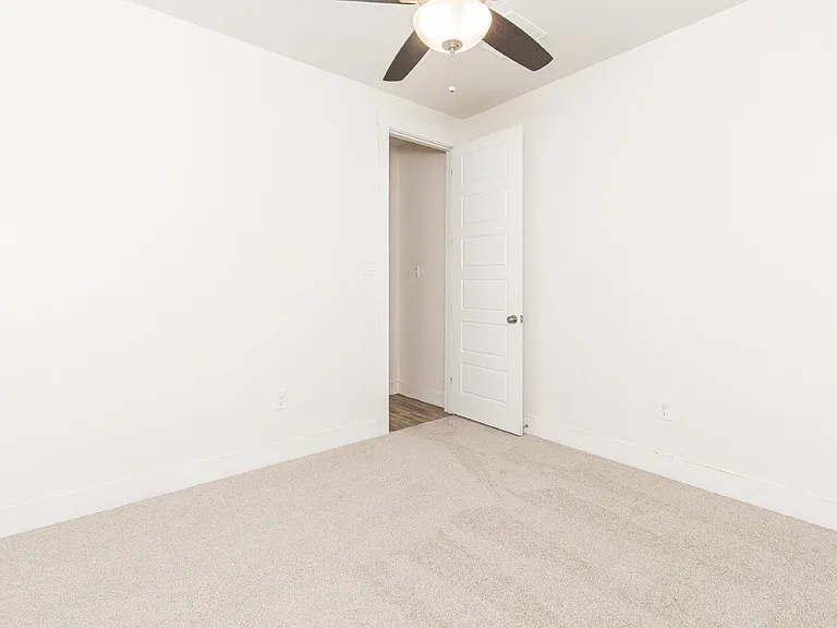 308 Saturnia Dr — Photo 14
