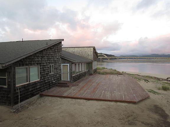 2nd image of 1 NW Alsea Bay Dr