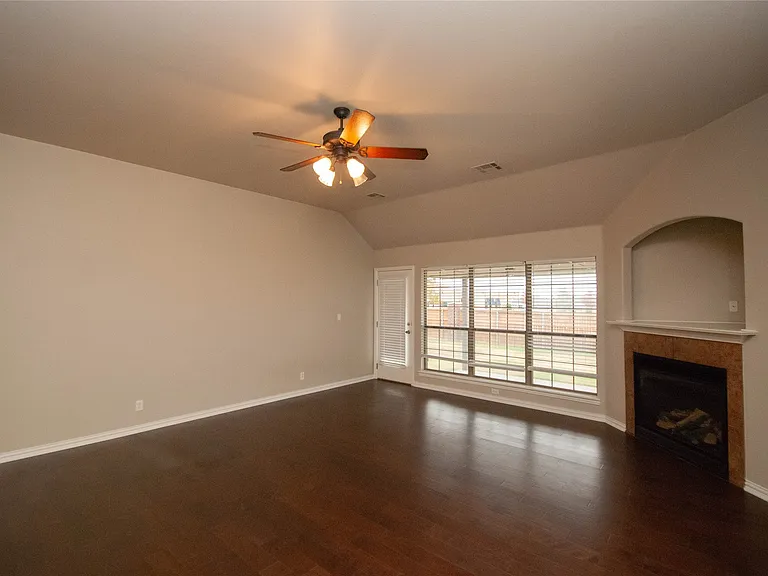 837 E Vancouver St — Photo 16
