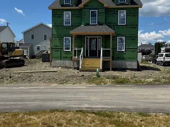 55 Princeton Cir, Fall River, MA 02724